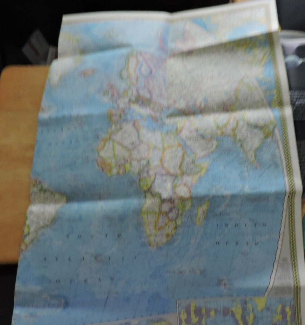 THE WORLD: THE NATIONAL GEOGRAPHIC MAGAZINE MAP, 1970