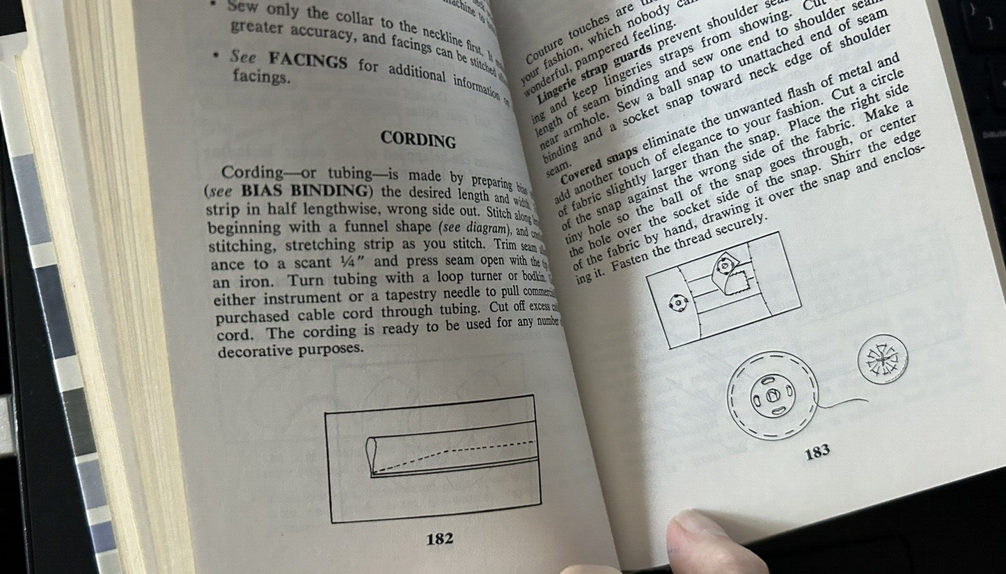 Instant Sewing Handbook by Wendy Rydell 1972 Hardback