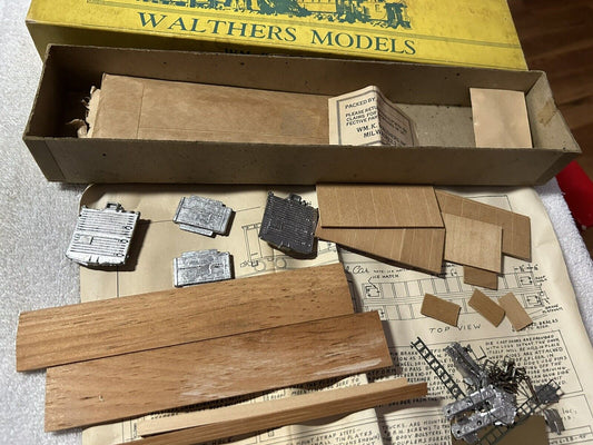 WALTHERS MODELS--RAILROAD EQUIPMENT 50' STEEL REEFER #6817