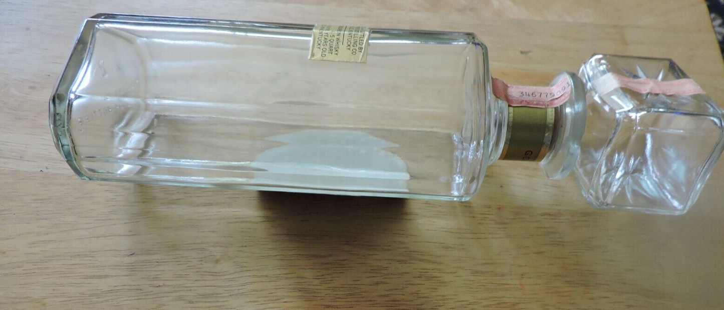 I.W.HARPER KENTUCKY STRAIGHT BOURBON WHISKEY DECANTUER