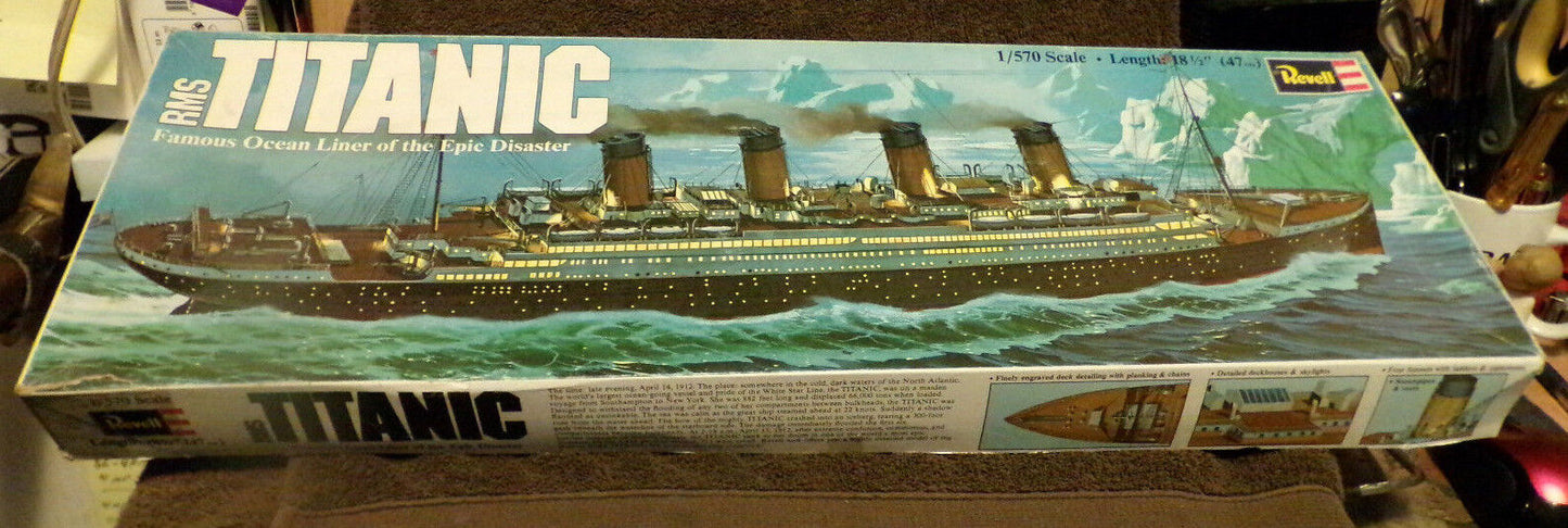 Vintage (1974) Revell Model: RMS Titanic Scale Model: 18 1/2" Long-1/570 Scale