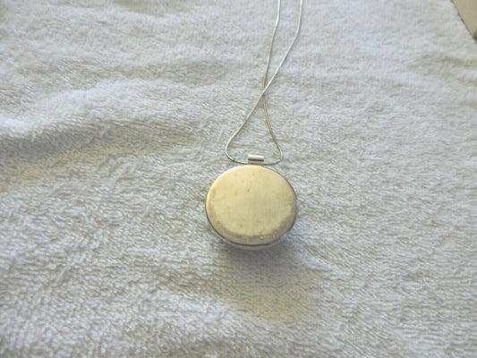SILVER CHAIN NECKLACE ROUND PENDANT WITH ROUND STONE