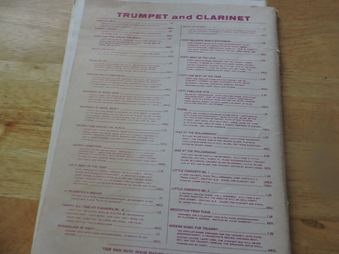 60 INTERNATIONAL HIT PARADERS Bb INSTRUMENTS WITH FULL PIANO ACCOMPANIMENT