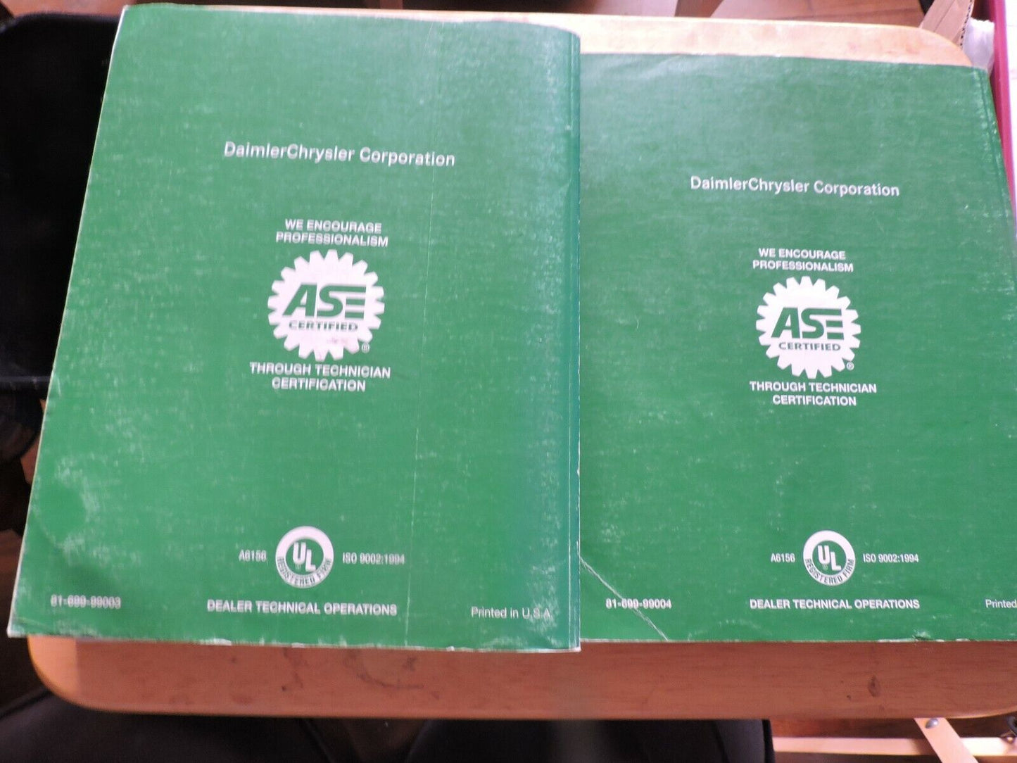 SET OF DAIMLER CHRYSLER CORPORATION TECHNICAL SERVICE BULLETINS & REVISIONS