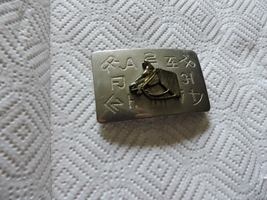 HORSE HEAD BELT BUCKLE--3X2 INCHES