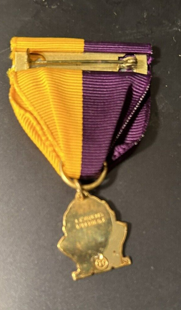 Lions Club: District Governors 100 % Award Medal (Marked 1/10 10K GF)