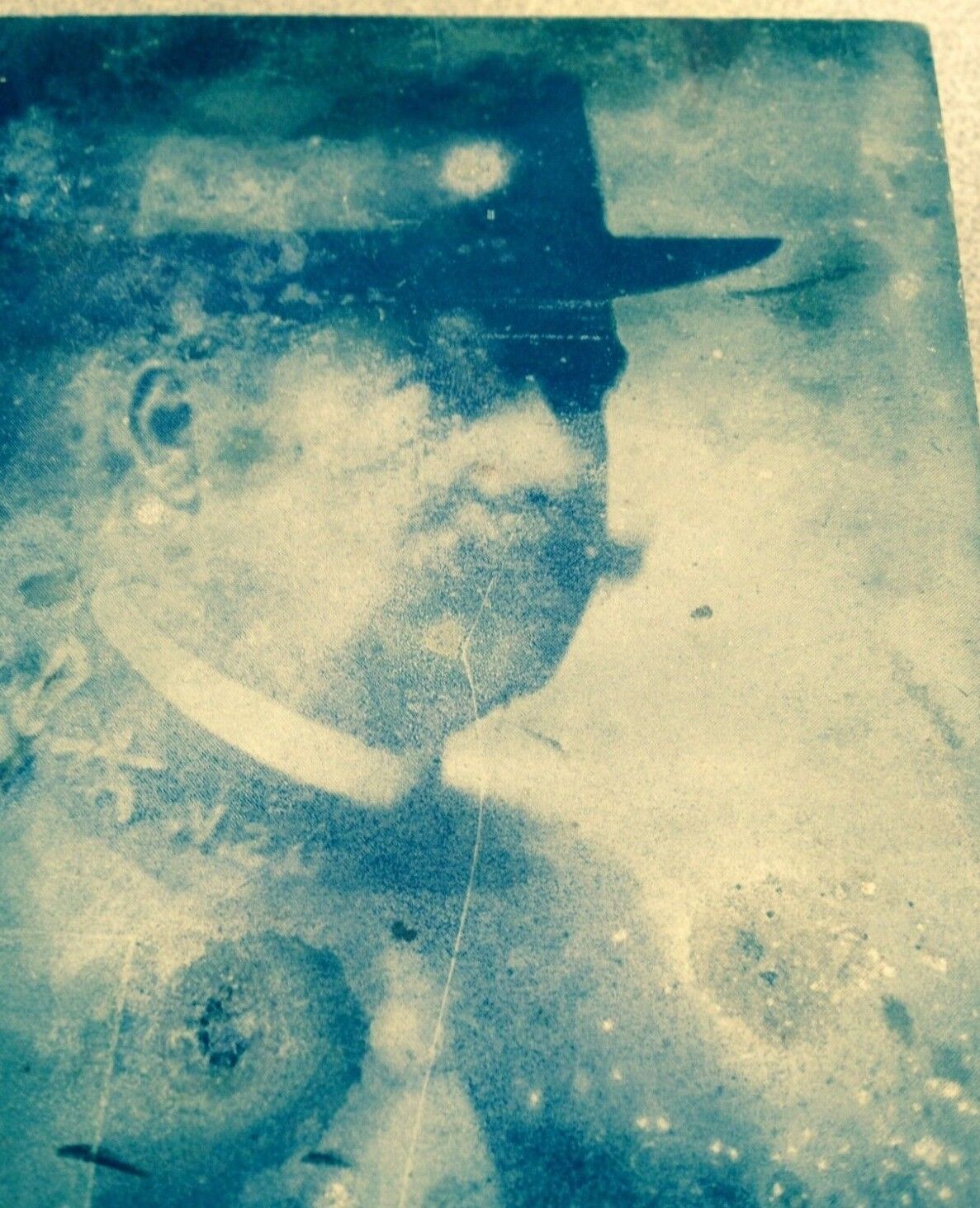 BLACK AND WHITE NEGATIVE EXPOSURE PLATE OF 2 GENTLEMAN