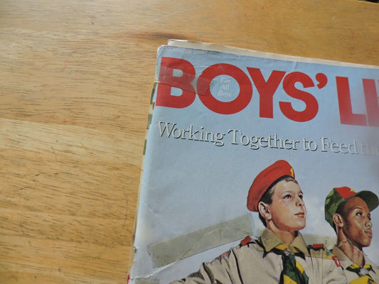 BOYS' LIFE MAGAZINE  DECEMBER 1988, WORKING TOGETHER TO FEED THE HUNGRY