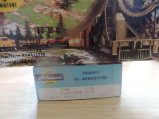 ATHEARN TRAINS IN MINIATURE MILWAKEE ROAD 34 FT OFFSET-SIDE HOPPER (NIB)