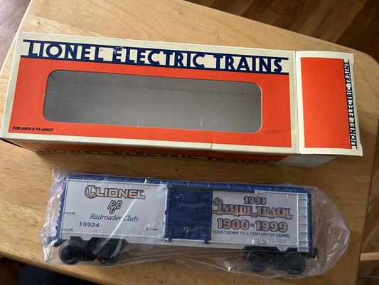LIONEL ELECTRIC TRAINS 1993 LIONEL RAILROADER CLUB 19924