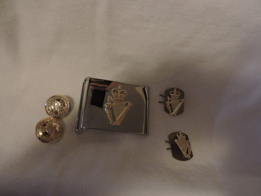 Silver Belt Buckle, with 2 sets of buttons - Made in London, England