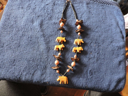 WOODEN ANIMAL AND BEAD NECKLACE--13 INCHES