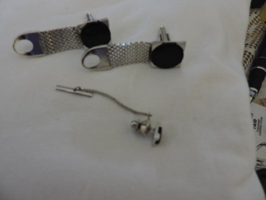 Cuff Links + Tie Tack Set (siliver and black)