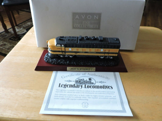 AVON FINE COLLECTIBLE--GREAT NORTHERN F-7 LOCOMOTIVE