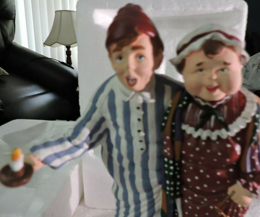 MAMA IN HER KERCHIEF, PAPA IN HIS CAP, DEPARTMENT 56 FIGURINE (NO DATE/NO BOX)
