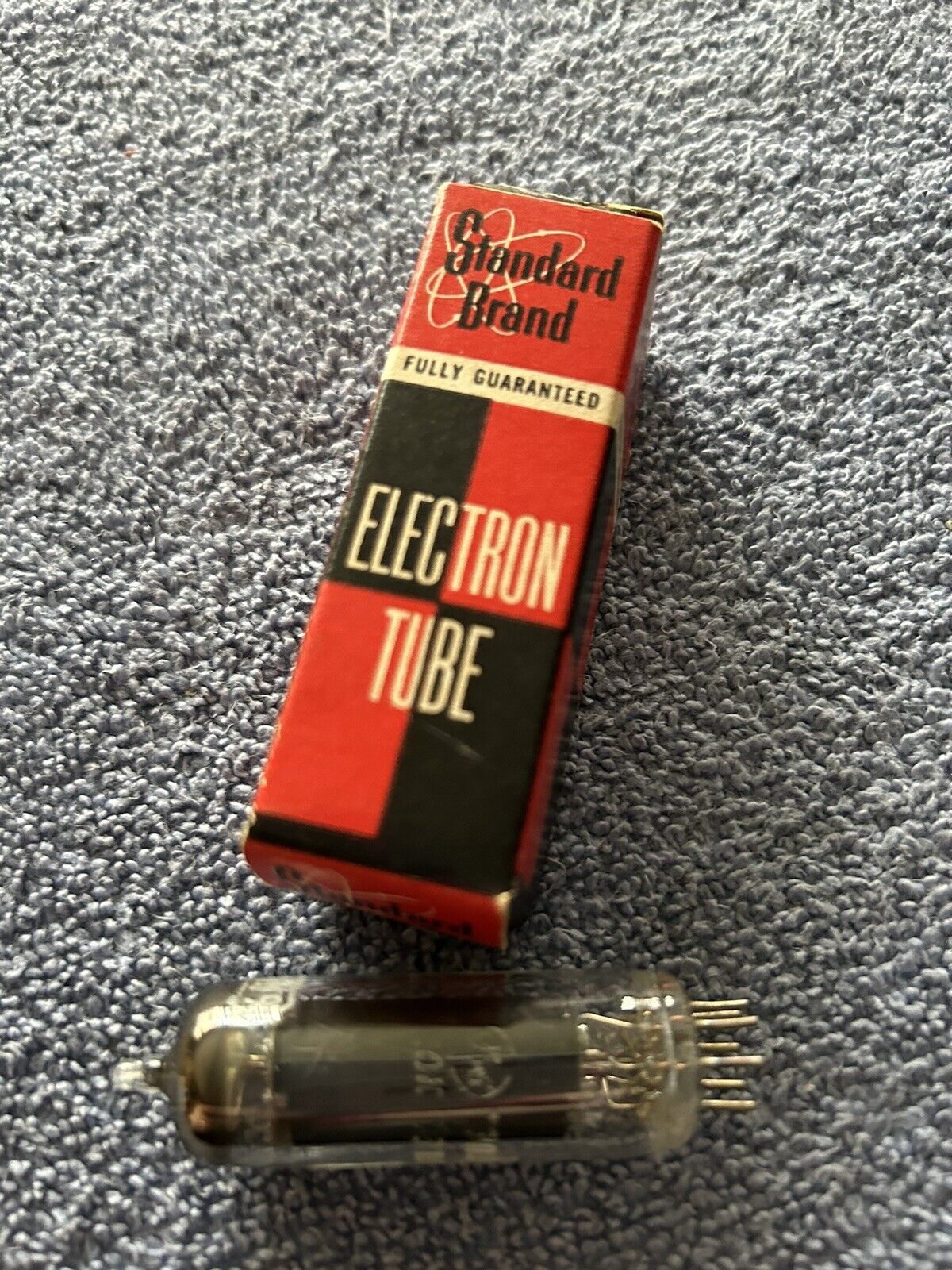 STANDARD BRAND RADIO/TELEVISION TUBE UNTESTED IN BOX 6AQ5