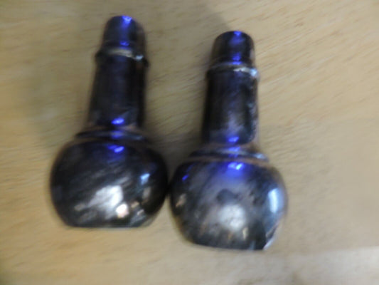 SALT AND PEPPER SHAKERS SILVER, 4.5 X 2.5 INCHES
