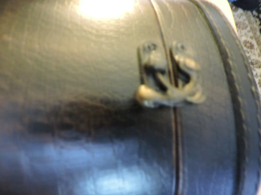 UNIQUE LEATHER CASE. 7X6.5X5 INCHES