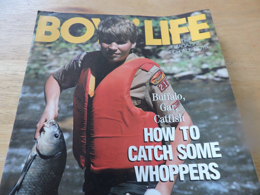 BOYS' LIFE MAGAZINE--APRIL 1990--HOW TO CATCH SOME WHOPPERS