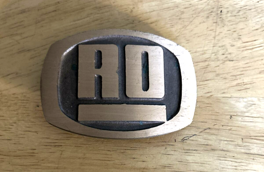 Belt Buckle: "RO"
