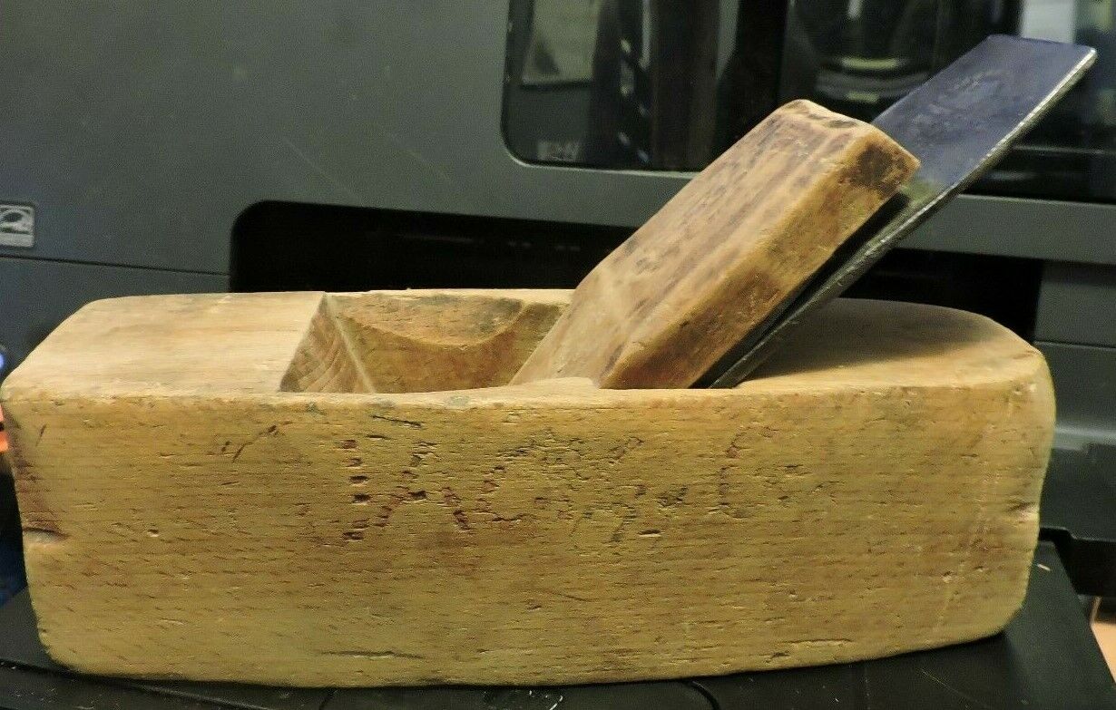 VINATGE (1850's) Wood Plane (2 1/2" Block X 8" Long) 2" Blade Marked "Auburn"