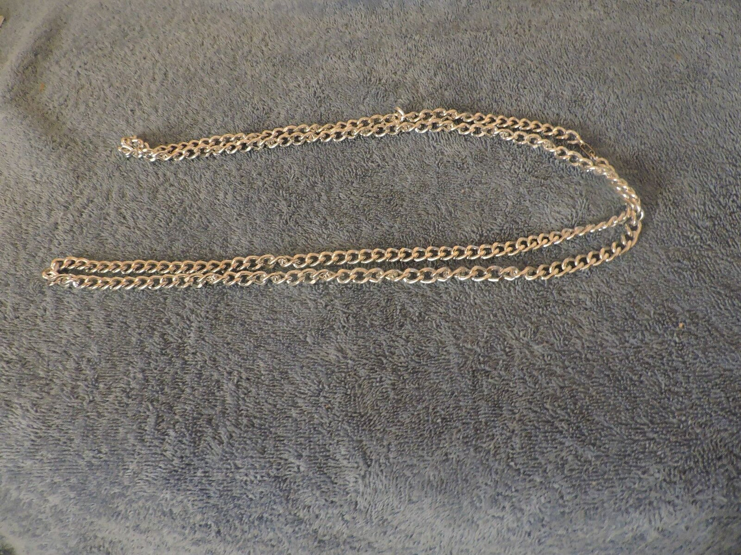 Silver colored Necklace (Custume Jewelry) 26" Long Closed