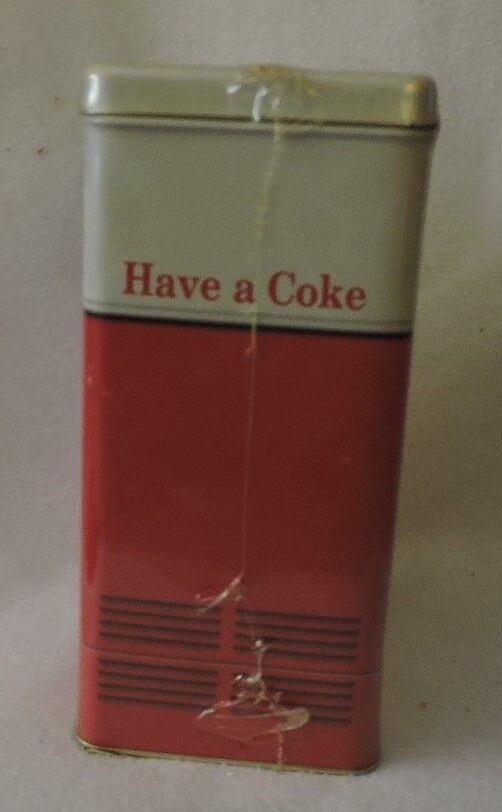 Coca-Cola Old Fashioned Vending Machine Tin Collectable (1997)