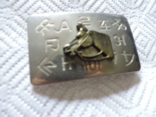 HORSE HEAD BELT BUCKLE--3X2 INCHES