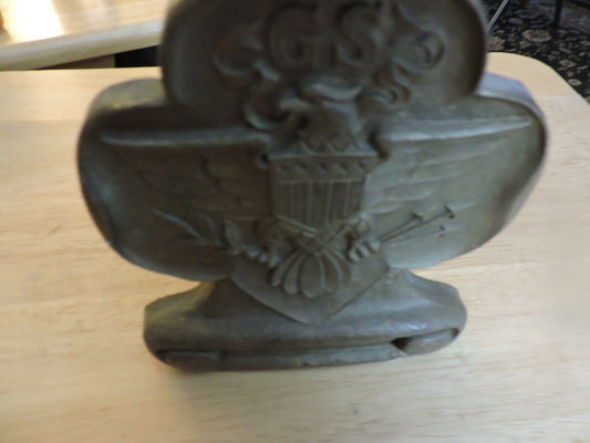 VINTAGE GIRL SCOUT BOOK END GOLDEN EAGLE (1) 6X5 INCH EMBLEM