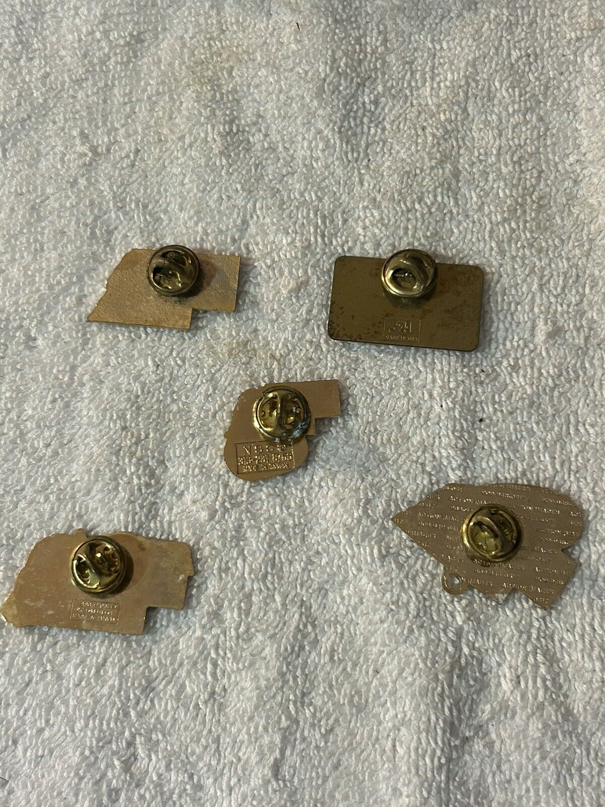 NEBRASKA SOFTBALL PINS: (5) ECHOES, SIZZLE, METRO OMAHA ASA, WILDCATS, SWINGERS