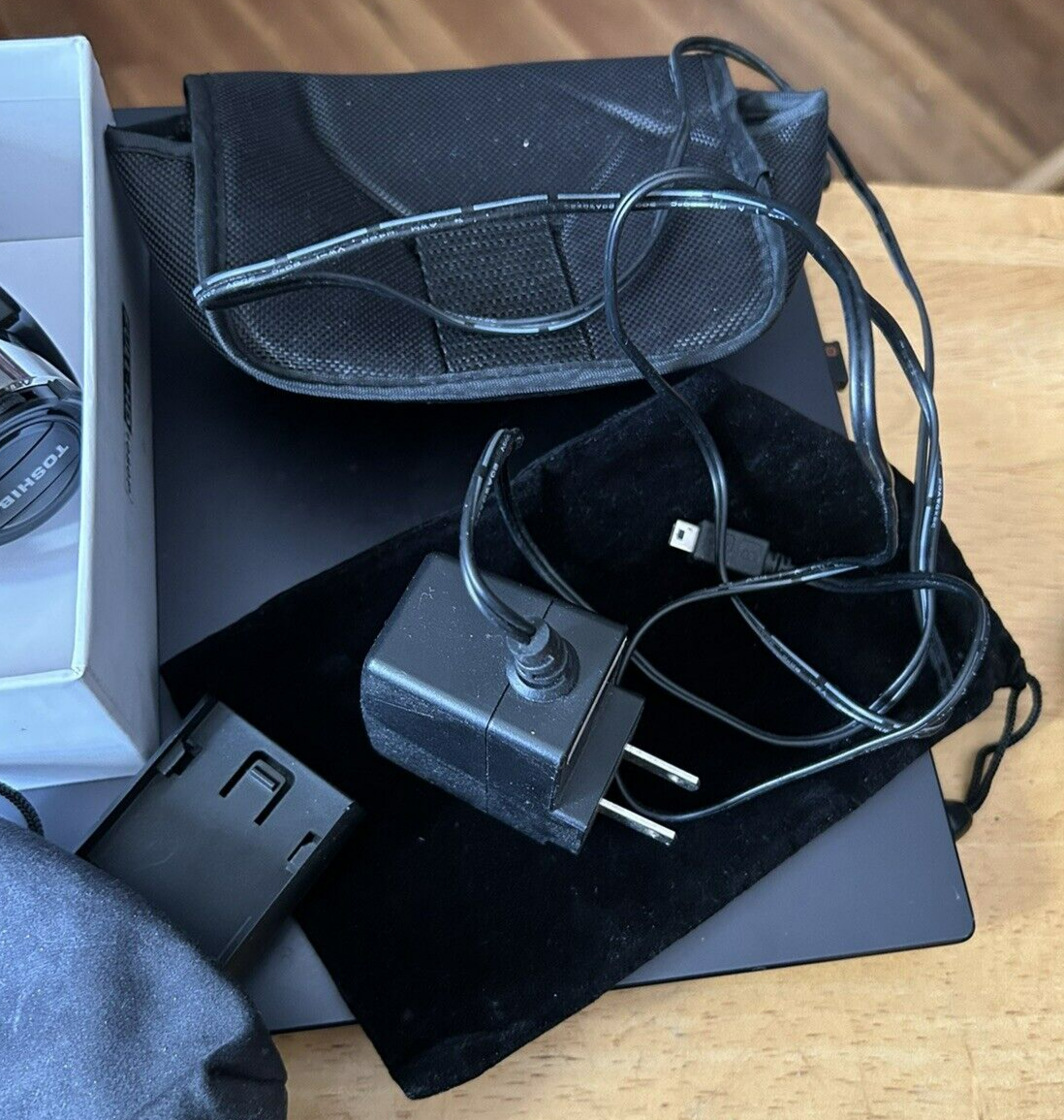 Digital Video Camera, Full-HD 1920 X 1080 (16X Digital Zoom)