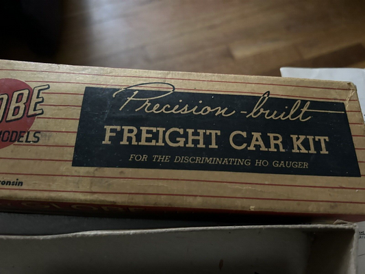 SILVER STREAK DELUXE KIT: 8000 GAL. SINGLE DOME TANK CAR--NO WHEELS