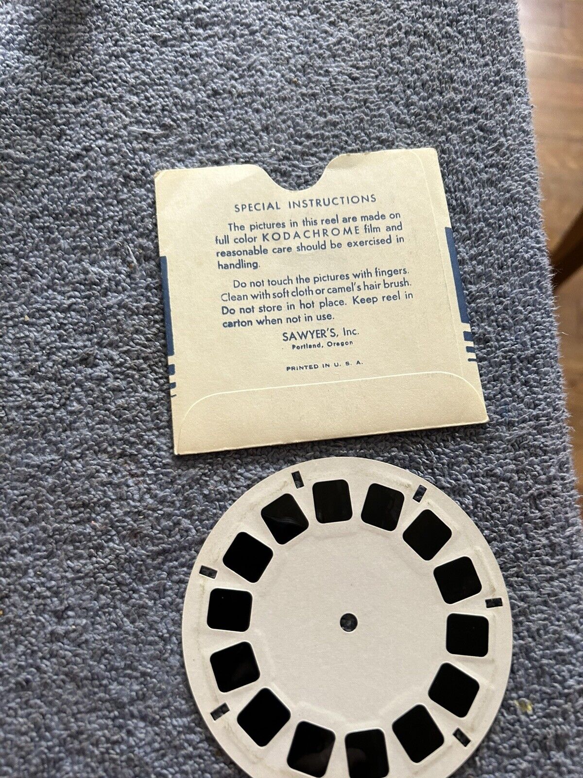 VIEW MASTER 3D REELS--WILD ANIMALS 0F AFRICA-ONE REEL--OPENED