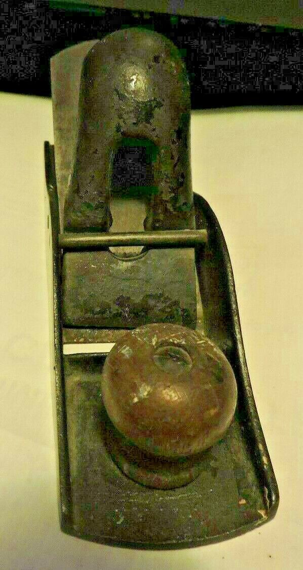 Vintage Damon Raike, "DARAIKE", Germany Block Plane. Measures 6 3/4" long and 2"