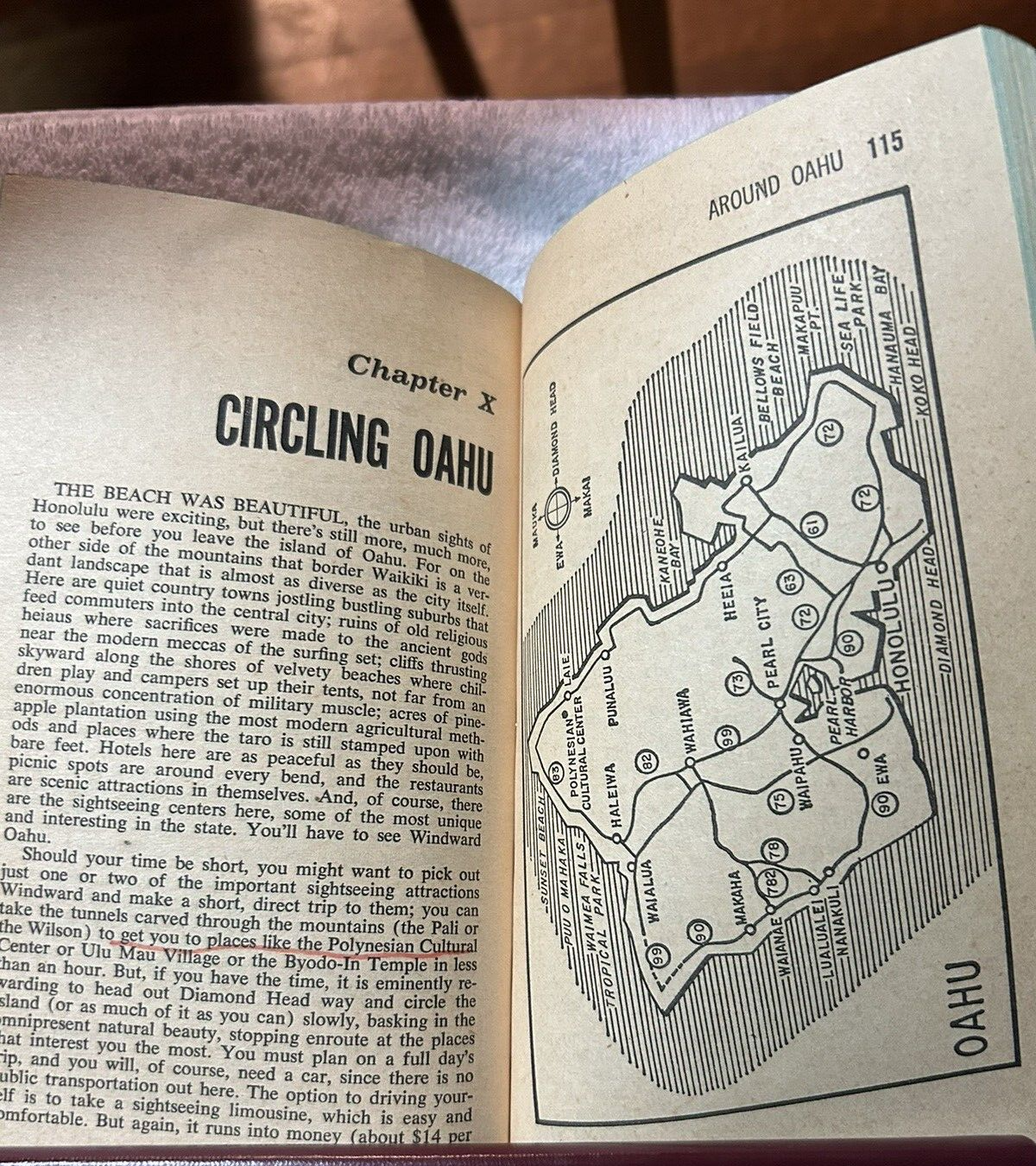 TWA GETAWAY GUIDE: HONOLULU 1971