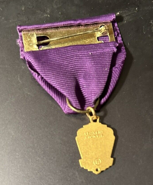 Lions Club: Presidents 100 % Award Medal (Marked 1/10 10K GF) with Diamond Chip