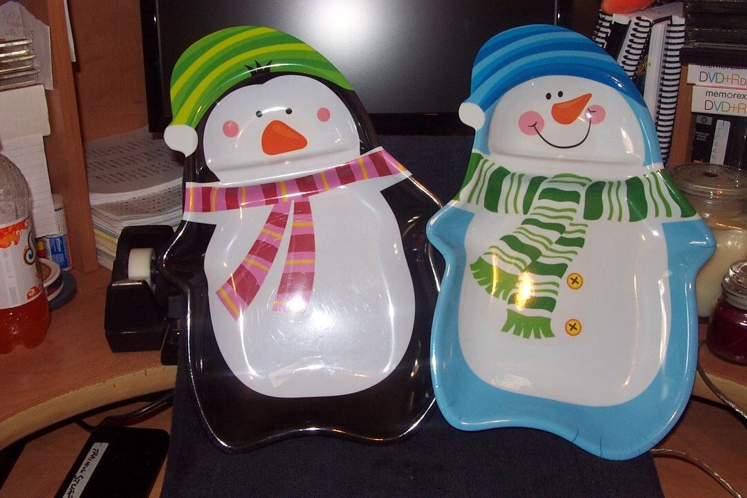 Snowman/Penquin Platter Set, Made of Hard Plastic, Great for Serving Snacks