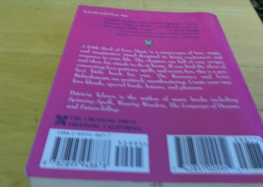 A Little Book of Love Magic by Patricia Telesco (1998, Trade Paperback)
