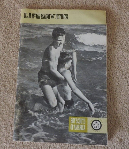 Boy's Scout Merit Badge Pamphlet "Lifesaving" 1976 Printing of the 1965 Edition