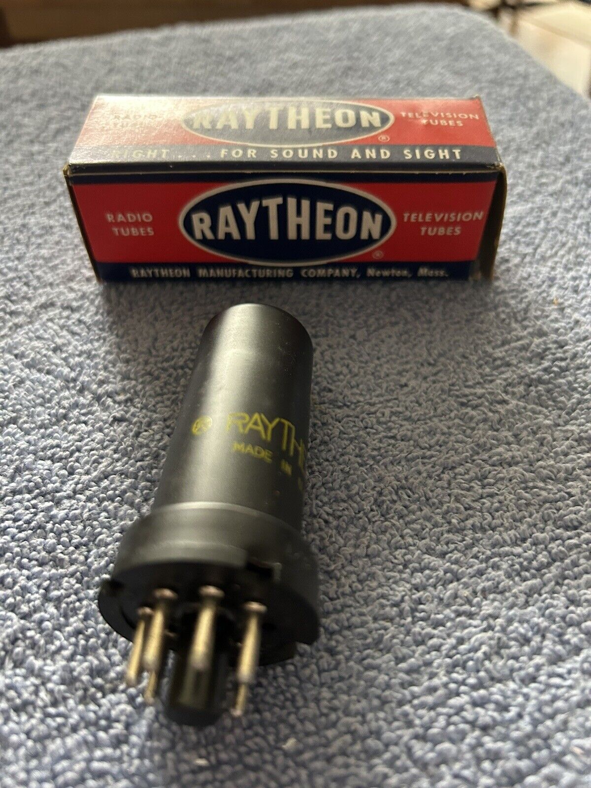 RAYTHEON RADIO/TELEVISION TUBE UNTESTED IN BOX 12A6