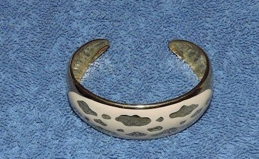 Beige on Gold Bracelet