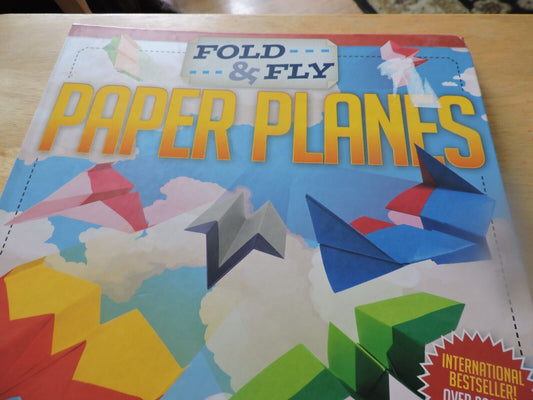 FOLD & FLY PAPER PLANES (5 BOOKS IN ONE) 2014