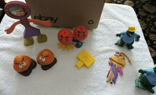 VARIETY LOT OF TOYS--8 PIECES