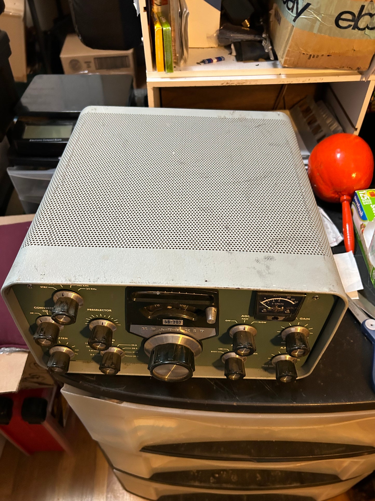 Heathkit Model SB-303 Transceiver (Ham Radio) - Untested)