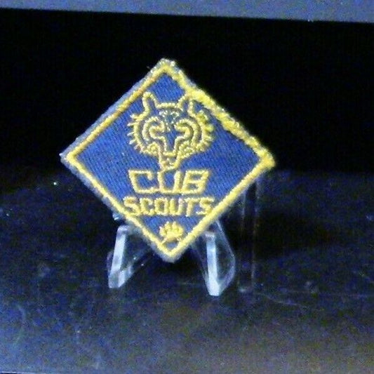 BSA: Vintage (40's) Cub Scout Wolf Patch (Gold Outline/Blue Background)