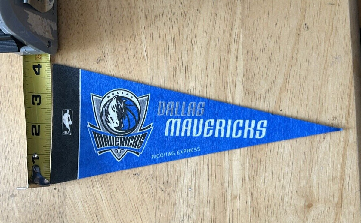 DALLAS MAVERICKS PENNENT 9.5 X 3.75 INCHES