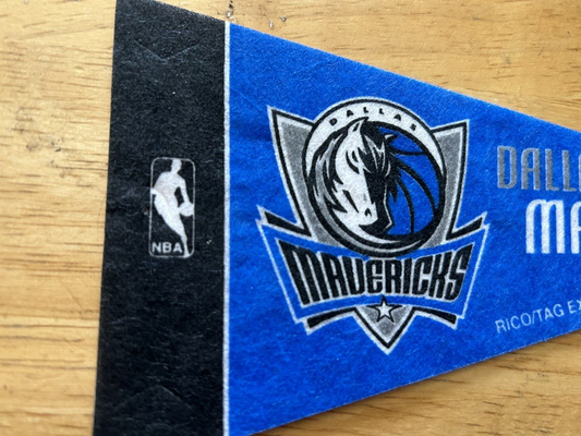 DALLAS MAVERICKS PENNENT 9.5 X 3.75 INCHES