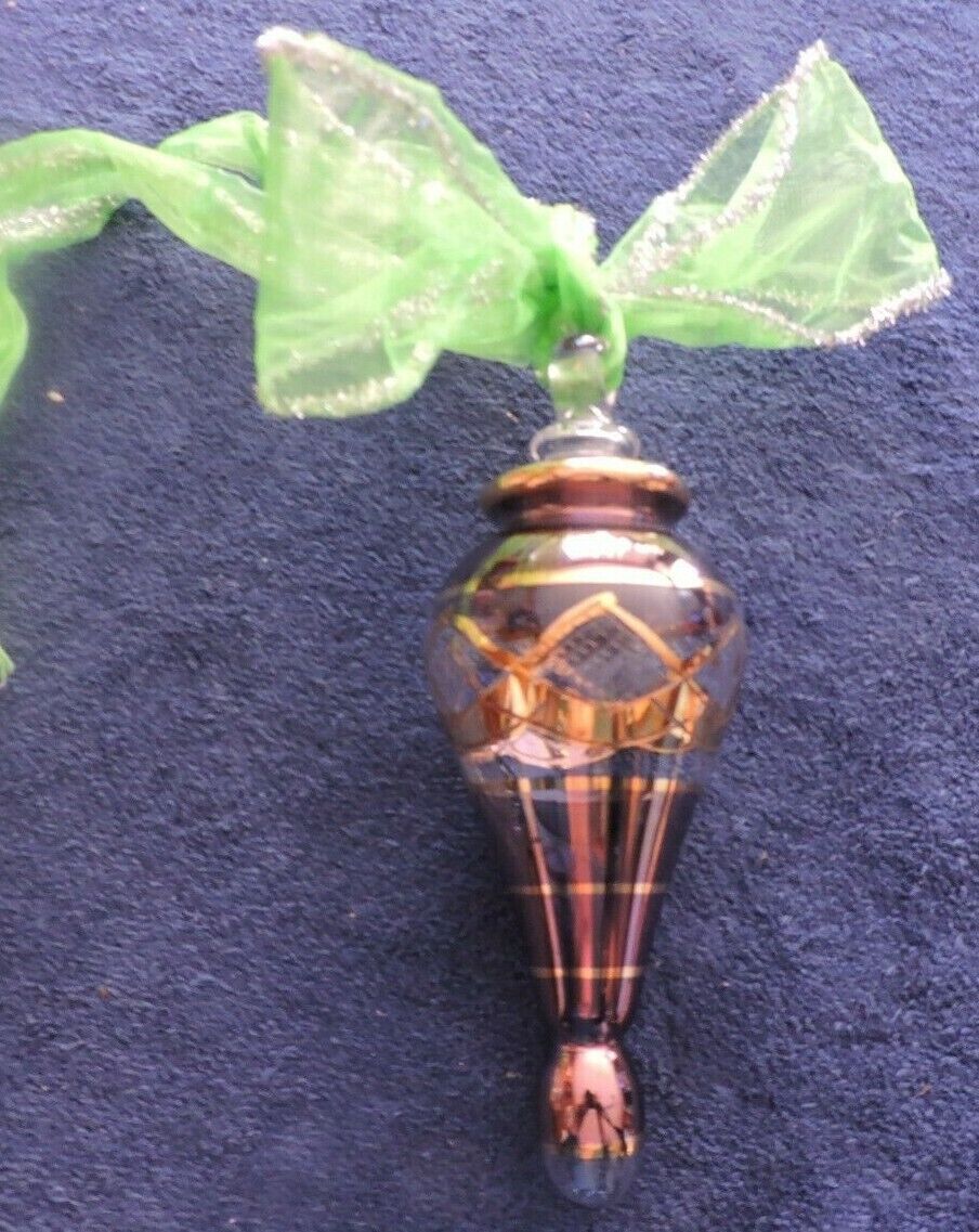 BLOWN GLASS CHRISTMAS ORNAMENT WITH PICTORIAL INLAYS 6.5 LONG 7 INCHES ROUND