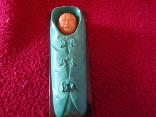 Vintage Native American Papoose Wall Hanger (5 1/2" Long X 2" Wide)