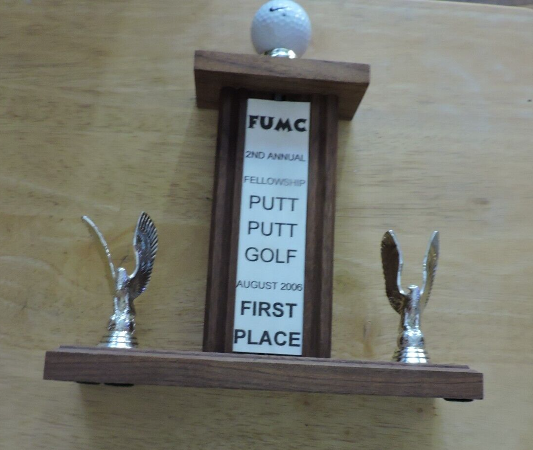 VINTAGE  GOLF WOODEN TROPHY     11 1x10x3  INCHES--FUMC PUTT PUTT GOLF 1ST PLACE